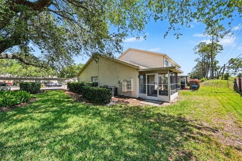 Condominio en venta en New Port Richey, Florida, 2 dormitorios, 95.22 m2 № 2116854 - foto 26