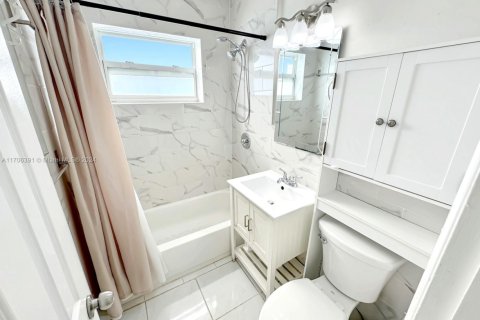 House in Fort Lauderdale, Florida 2 bedrooms, 81.57 sq.m. № 2053788 - photo 22