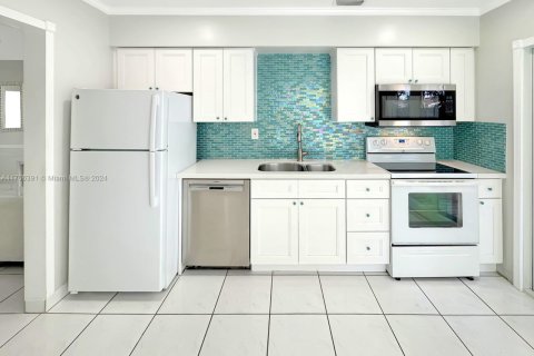 House in Fort Lauderdale, Florida 2 bedrooms, 81.57 sq.m. № 2053788 - photo 20