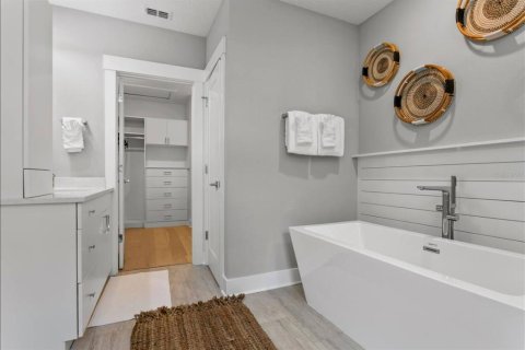 Casa en alquiler en Tampa, Florida, 5 dormitorios, 240.25 m2 № 1905602 - foto 25