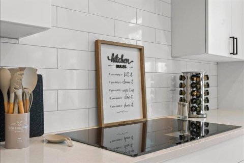 Casa en alquiler en Tampa, Florida, 5 dormitorios, 240.25 m2 № 1905602 - foto 12