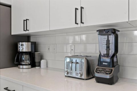 Casa en alquiler en Tampa, Florida, 5 dormitorios, 240.25 m2 № 1905602 - foto 11