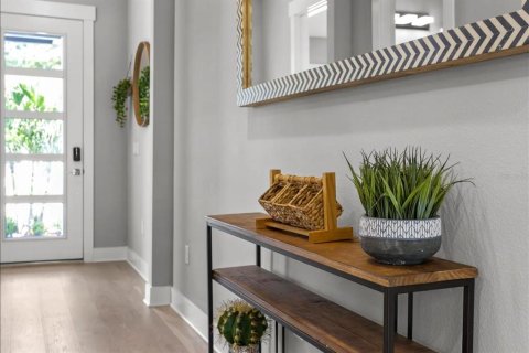 Casa en alquiler en Tampa, Florida, 5 dormitorios, 240.25 m2 № 1905602 - foto 8