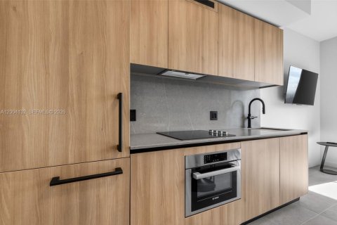 Condo in Miami, Florida, 1 bedroom  № 2186258 - photo 4