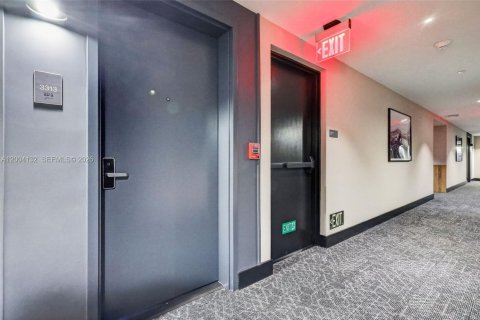 Condo in Miami, Florida, 1 bedroom  № 2186258 - photo 30