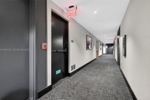 Condo in Miami, Florida, 1 bedroom  № 2186258 - photo 28