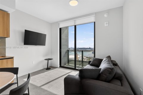 Condo in Miami, Florida, 1 bedroom  № 2186258 - photo 5
