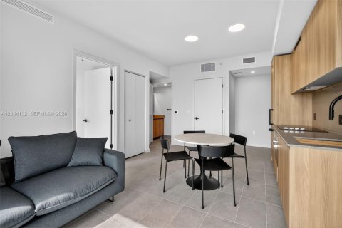 Condo in Miami, Florida, 1 bedroom  № 2186258 - photo 7