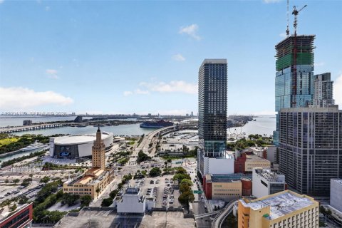 Condo in Miami, Florida, 1 bedroom  № 2186258 - photo 21