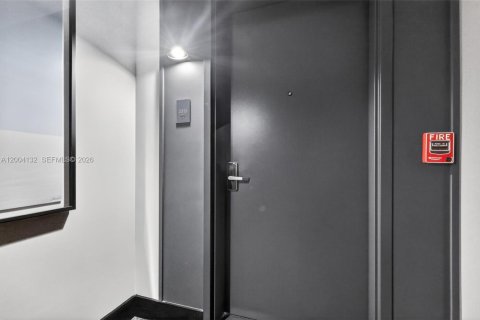 Condo in Miami, Florida, 1 bedroom  № 2186258 - photo 29