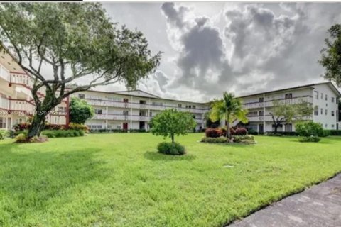 Кондоминиум с 1 спальней в Бока-Ратон, Флорида № 1981582