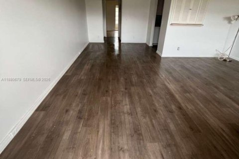 Снять в аренду кондоминиум в Бока-Ратон, Флорида 1 спальня, 65.22м2, № 1981582 - фото 6