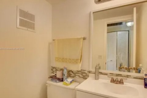 Снять в аренду кондоминиум в Бока-Ратон, Флорида 1 спальня, 65.22м2, № 1981582 - фото 5