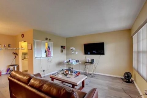 Снять в аренду кондоминиум в Бока-Ратон, Флорида 1 спальня, 65.22м2, № 1981582 - фото 3