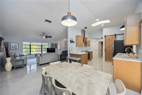 Villa ou maison à vendre à Port Charlotte, Floride: 2 chambres, 138.98 m2 № 2232006 - photo 14