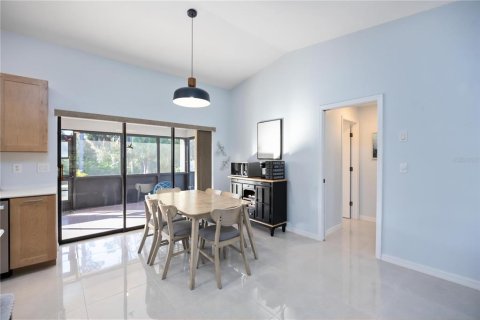 Villa ou maison à vendre à Port Charlotte, Floride: 2 chambres, 138.98 m2 № 2232006 - photo 15