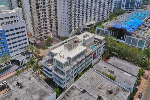 Condo in Miami Beach, Florida, 1 bedroom  № 1860992 - photo 30