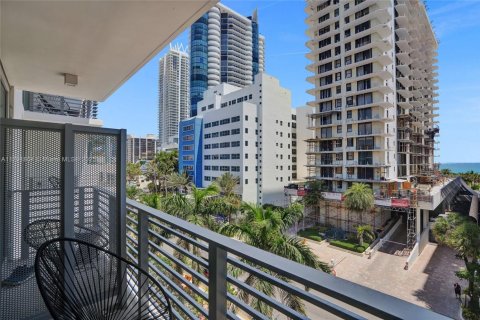 Condo in Miami Beach, Florida, 1 bedroom  № 1860992 - photo 19