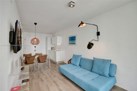 Condo in Miami Beach, Florida, 1 bedroom  № 1860992 - photo 6