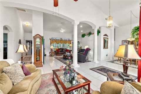 House in Palm Coast, Florida 4 bedrooms, 267.09 sq.m. № 1854385 - photo 11