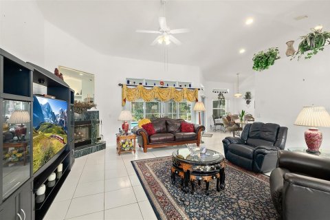 House in Palm Coast, Florida 4 bedrooms, 267.09 sq.m. № 1854385 - photo 23