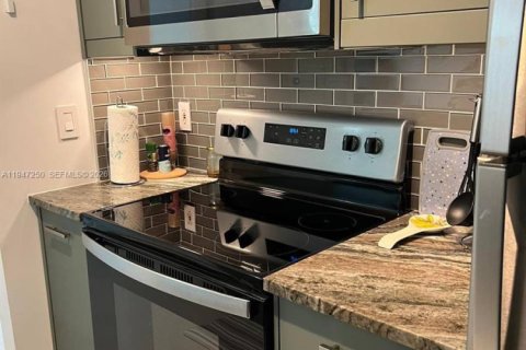 Copropriété à louer à Sunny Isles Beach, Floride: 1 chambre, 66.43 m2 № 2003318 - photo 10