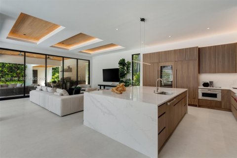 Casa en venta en Pinecrest, Florida, 8 dormitorios, 873.84 m2 № 2032856 - foto 14