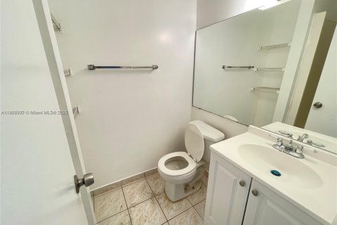 Copropriété à louer à Miami, Floride: 2 chambres, 74.32 m2 № 1986704 - photo 6