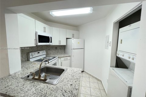 Copropriété à louer à Miami, Floride: 2 chambres, 74.32 m2 № 1986704 - photo 2