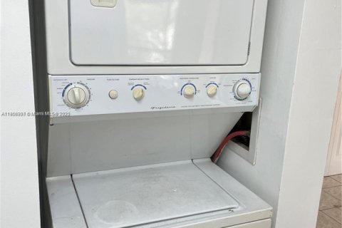 Copropriété à louer à Miami, Floride: 2 chambres, 74.32 m2 № 1986704 - photo 7