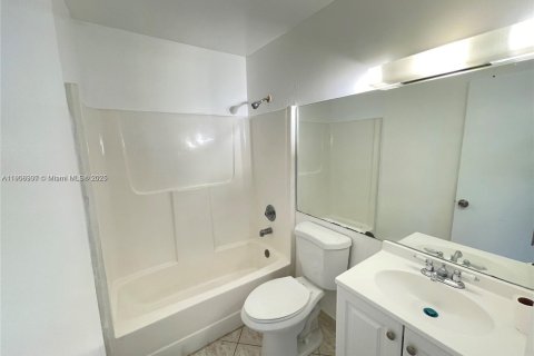 Copropriété à louer à Miami, Floride: 2 chambres, 74.32 m2 № 1986704 - photo 5