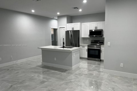 Снять в аренду виллу или дом в Себринг, Флорида 3 спальни, № 2030311 - фото 6