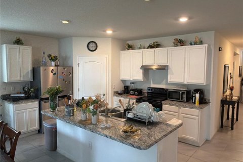 Villa ou maison à louer à Davenport, Floride: 4 chambres, 153.94 m2 № 2387631 - photo 4