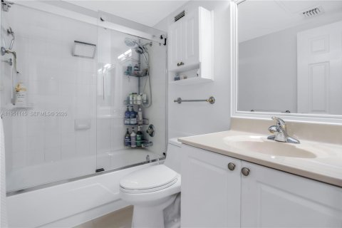 Copropriété à vendre à Hollywood, Floride: 1 chambre, 77.57 m2 № 2008088 - photo 17