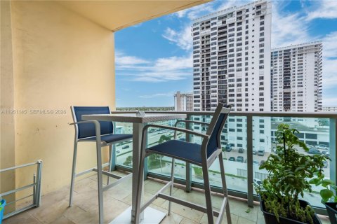 Copropriété à vendre à Hollywood, Floride: 1 chambre, 77.57 m2 № 2008088 - photo 21