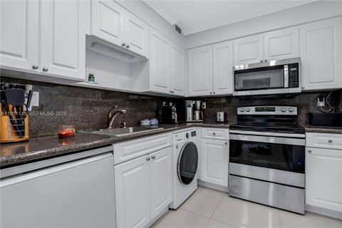 Copropriété à vendre à Hollywood, Floride: 1 chambre, 77.57 m2 № 2008088 - photo 12