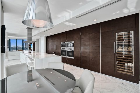 Condominio en venta en Sunny Isles Beach, Florida, 4 dormitorios, 463.77 m2 № 1975952 - foto 15