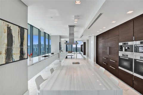 Condominio en venta en Sunny Isles Beach, Florida, 4 dormitorios, 463.77 m2 № 1975952 - foto 14
