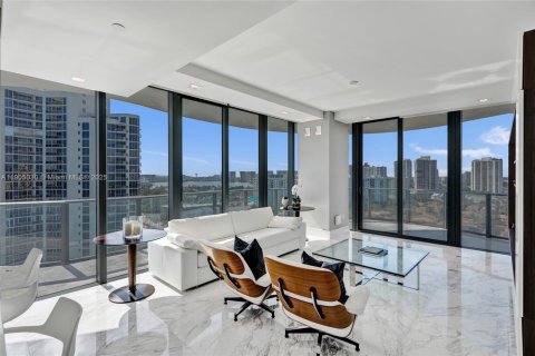 Condominio en venta en Sunny Isles Beach, Florida, 4 dormitorios, 463.77 m2 № 1975952 - foto 17