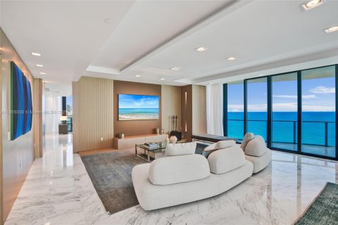 Condominio en venta en Sunny Isles Beach, Florida, 4 dormitorios, 463.77 m2 № 1975952 - foto 8