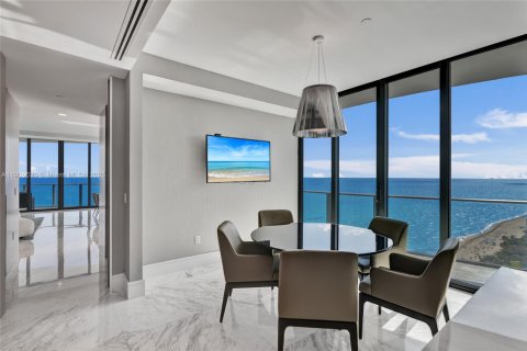 Condominio en venta en Sunny Isles Beach, Florida, 4 dormitorios, 463.77 m2 № 1975952 - foto 16