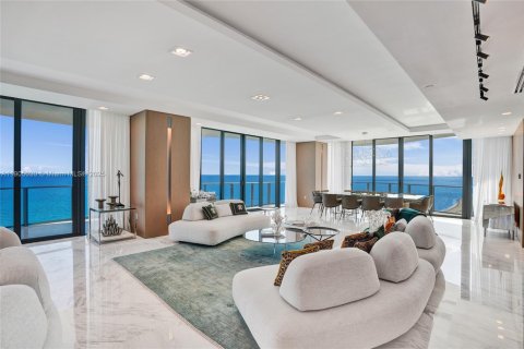 Condominio en venta en Sunny Isles Beach, Florida, 4 dormitorios, 463.77 m2 № 1975952 - foto 6