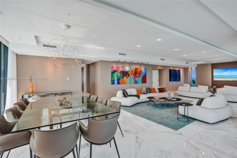 Condominio en venta en Sunny Isles Beach, Florida, 4 dormitorios, 463.77 m2 № 1975952 - foto 10