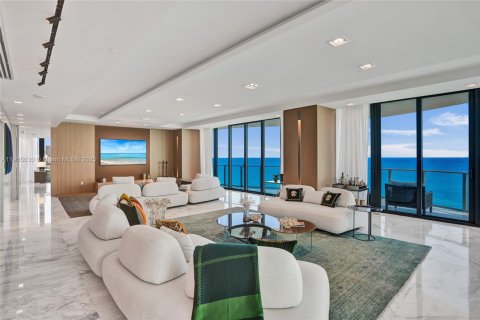 Condominio en venta en Sunny Isles Beach, Florida, 4 dormitorios, 463.77 m2 № 1975952 - foto 4