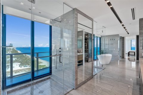 Condominio en venta en Sunny Isles Beach, Florida, 4 dormitorios, 463.77 m2 № 1975952 - foto 26