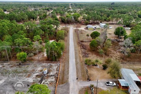 Купить земельный участок в Клуистон, Флорида № 2031093 - фото 16