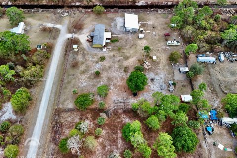 Купить земельный участок в Клуистон, Флорида № 2031093 - фото 3