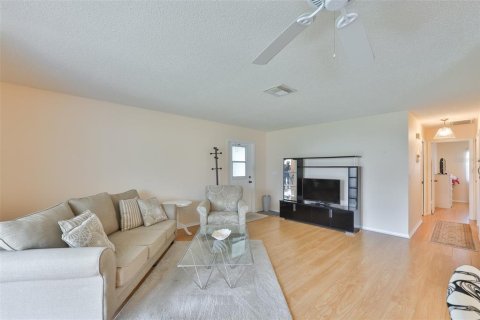 Copropriété à vendre à Sun City Center, Floride: 2 chambres, 108.51 m2 № 2196864 - photo 9