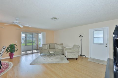 Copropriété à vendre à Sun City Center, Floride: 2 chambres, 108.51 m2 № 2196864 - photo 11