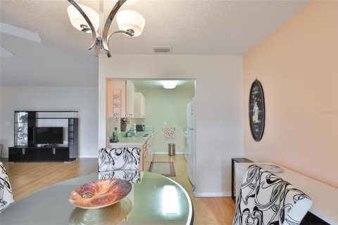 Copropriété à vendre à Sun City Center, Floride: 2 chambres, 108.51 m2 № 2196864 - photo 13